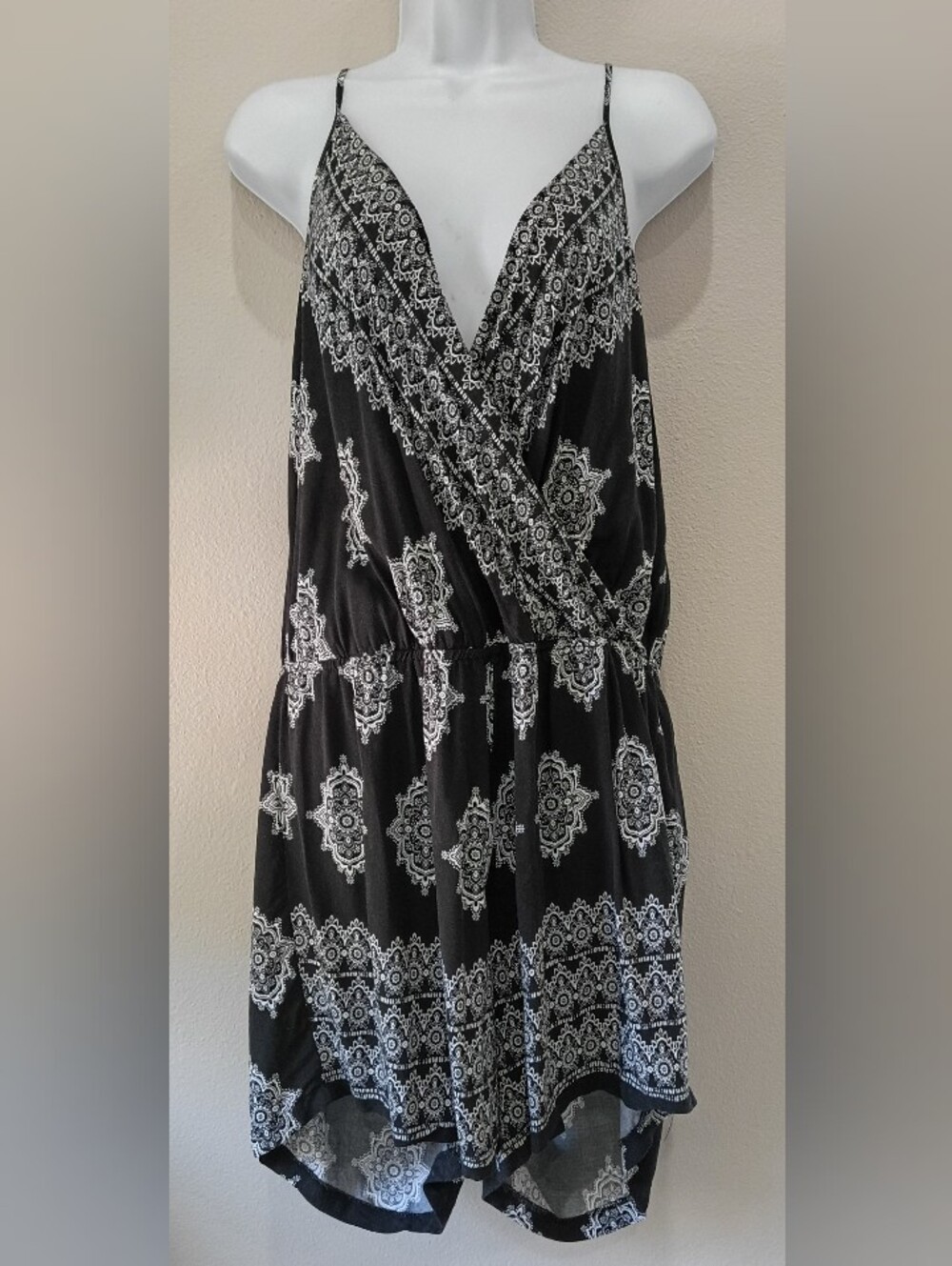 Boho Paisley Print Cross-Over Deep V-neck Romper 3X Black White Summer Sexy